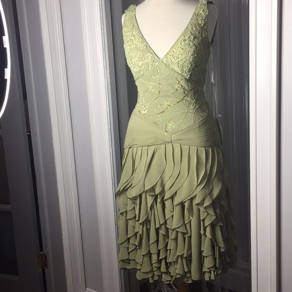 Evening/Prom Gown - Picture 2 of 5